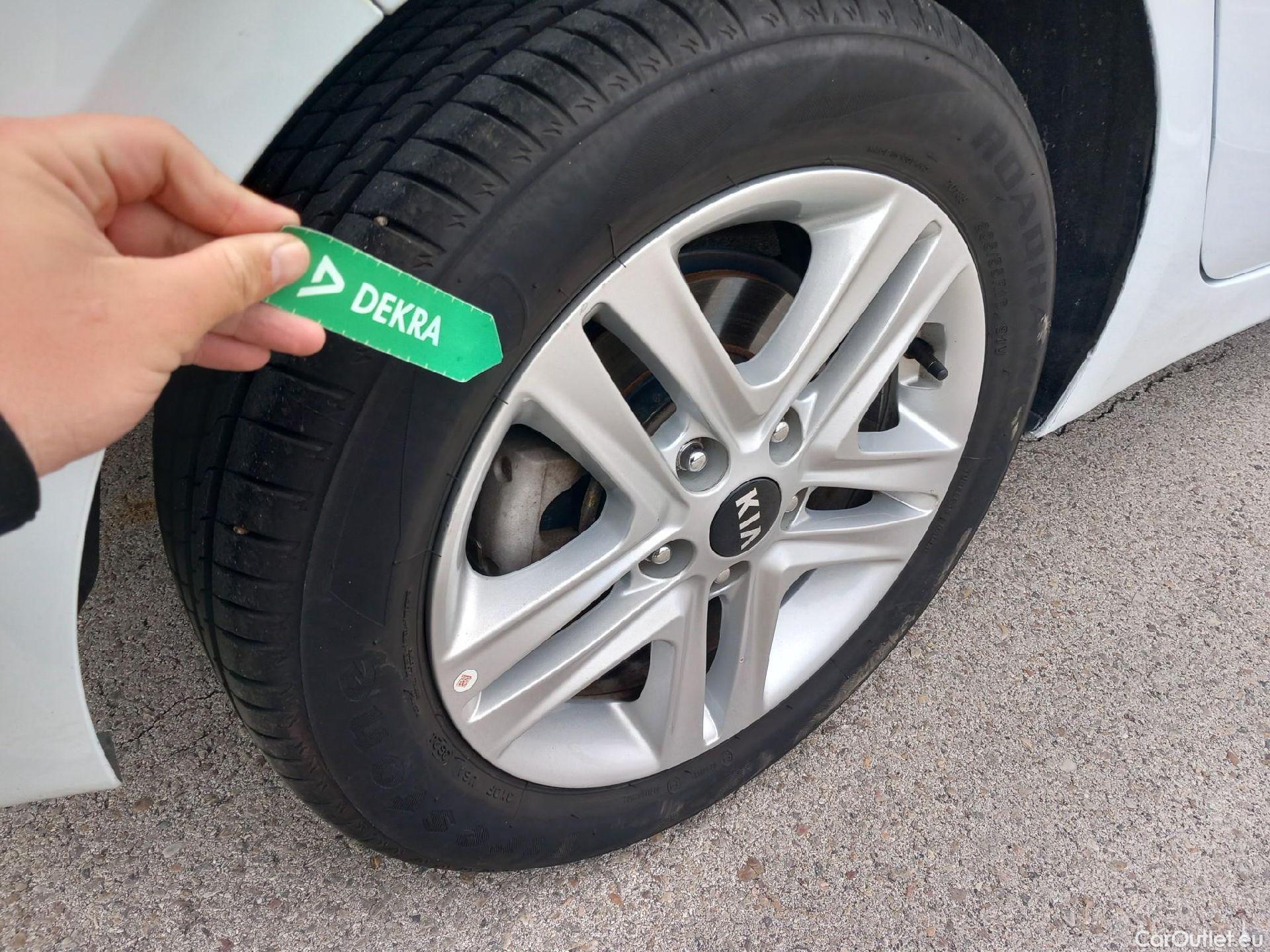  KIA  Cee'd KIA Ceed / 2018 / 5P / berlina con portón 1.6 CRDi 85kW (115CV) Business #23