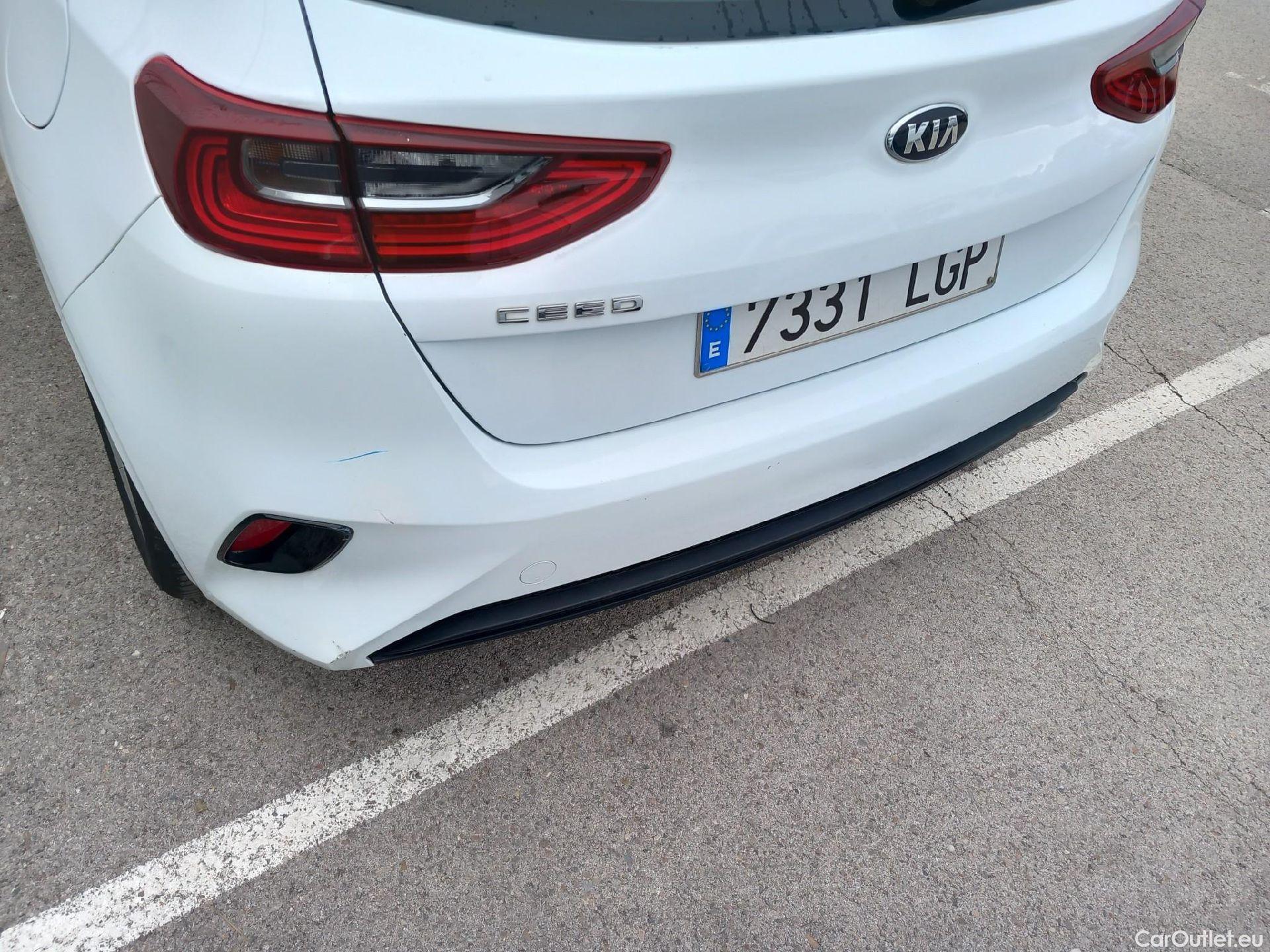  KIA  Cee'd KIA Ceed / 2018 / 5P / berlina con portón 1.6 CRDi 85kW (115CV) Business #22