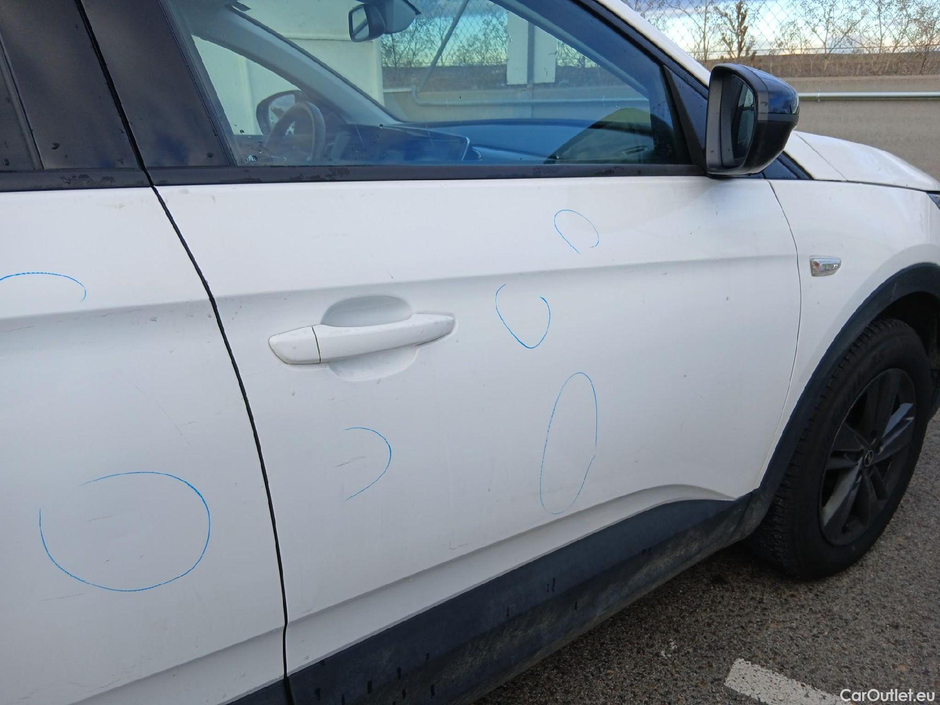  Opel   Grandland X OPEL Grandland / 2021 / 5P / todoterreno 1.5 CDTi Business Edition Auto #50