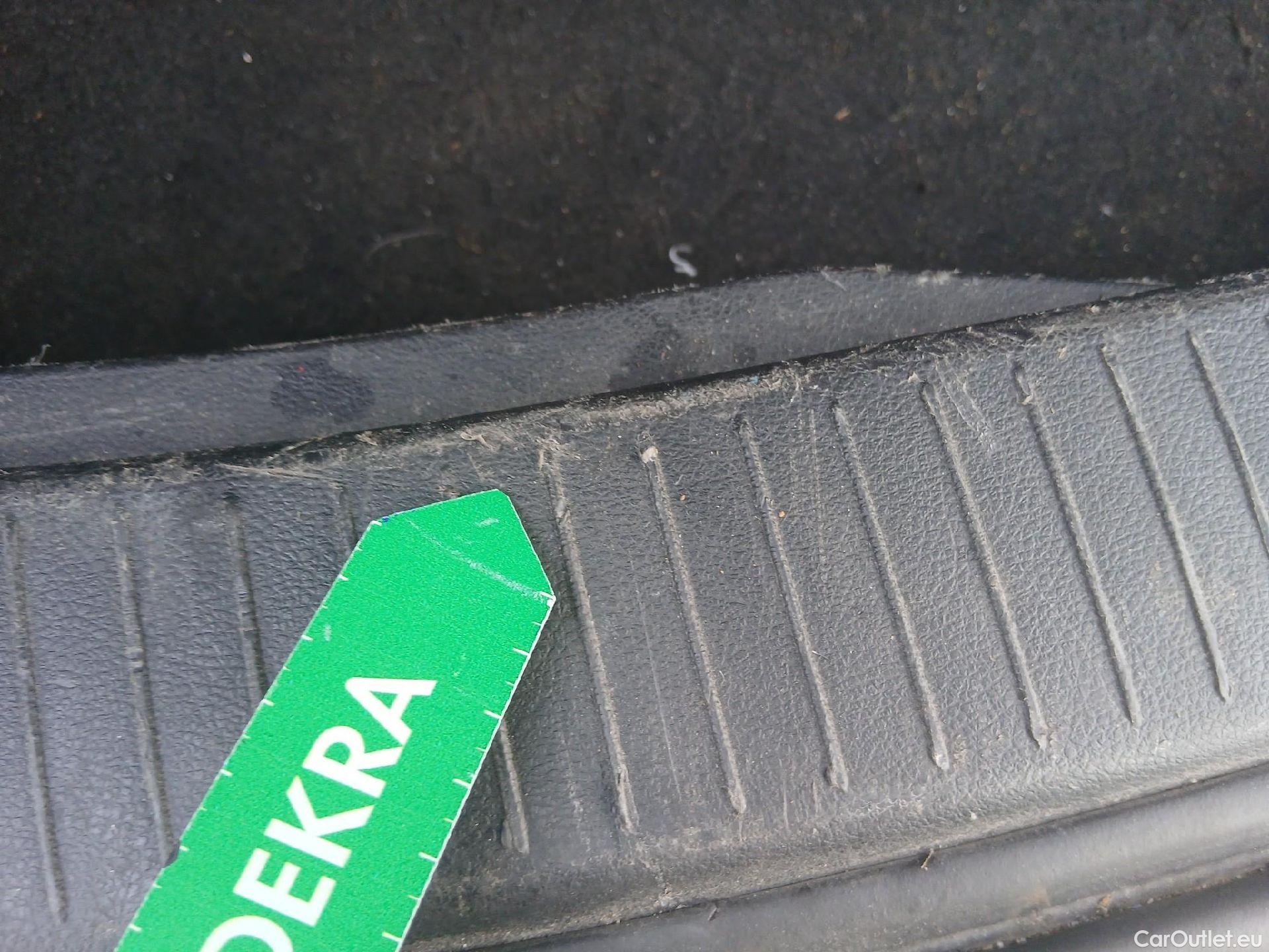  Nissan  Qashqai NISSAN  / 2021 / 5P / todoterreno DIG-T 103kW (140CV) mHEV 4x2 Acenta #36