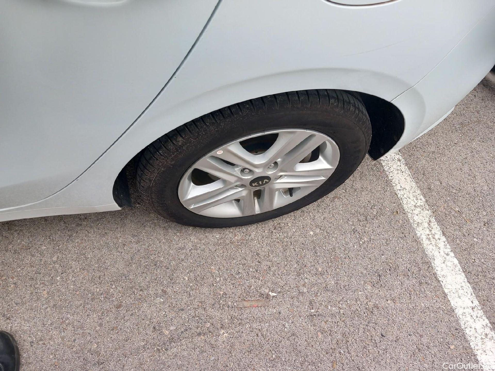  KIA  Cee'd KIA Ceed / 2018 / 5P / berlina con portón 1.6 CRDi 85kW (115CV) Business #20