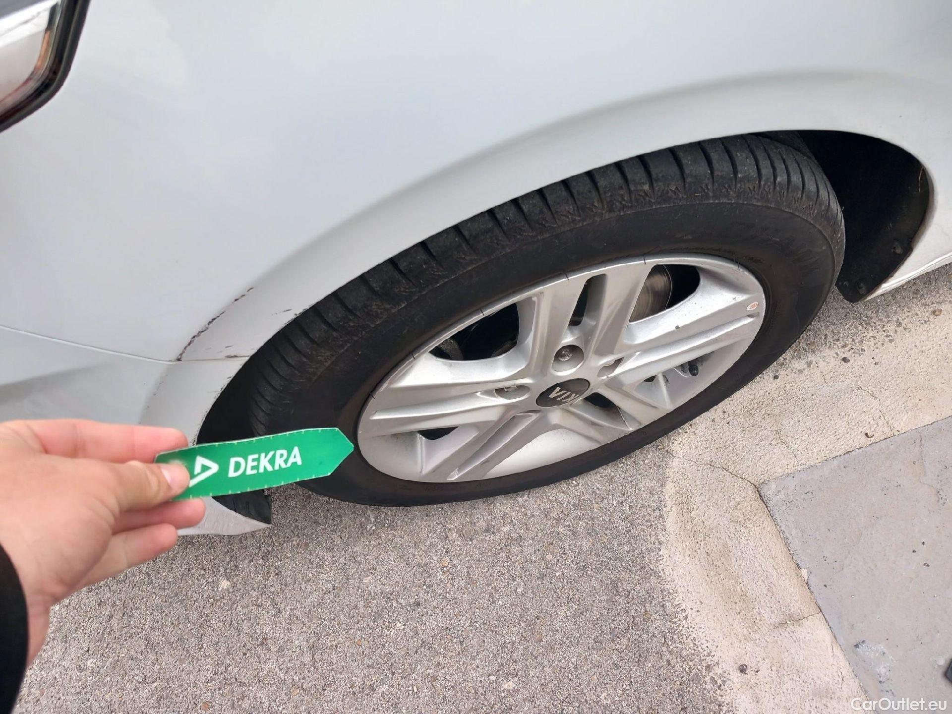  KIA  Cee'd KIA Ceed / 2018 / 5P / berlina con portón 1.6 CRDi 85kW (115CV) Business #9