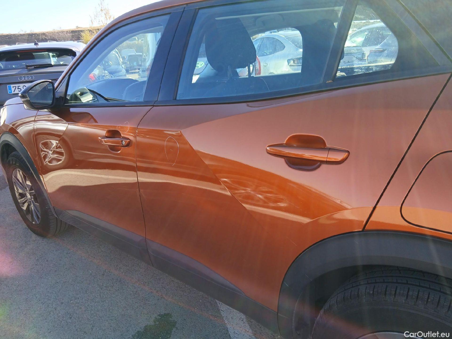  Peugeot  2008 PEUGEOT  / 2019 / 5P / todoterreno Active Pack BlueHDI 81kW (110CV) #18