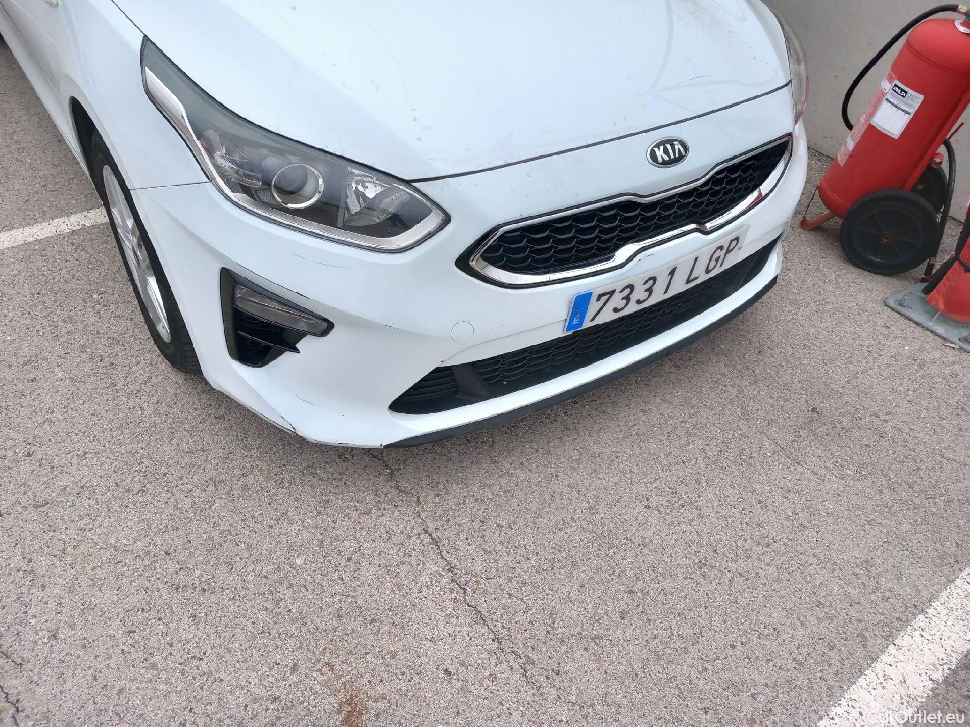  KIA  Cee'd KIA Ceed / 2018 / 5P / berlina con portón 1.6 CRDi 85kW (115CV) Business #5