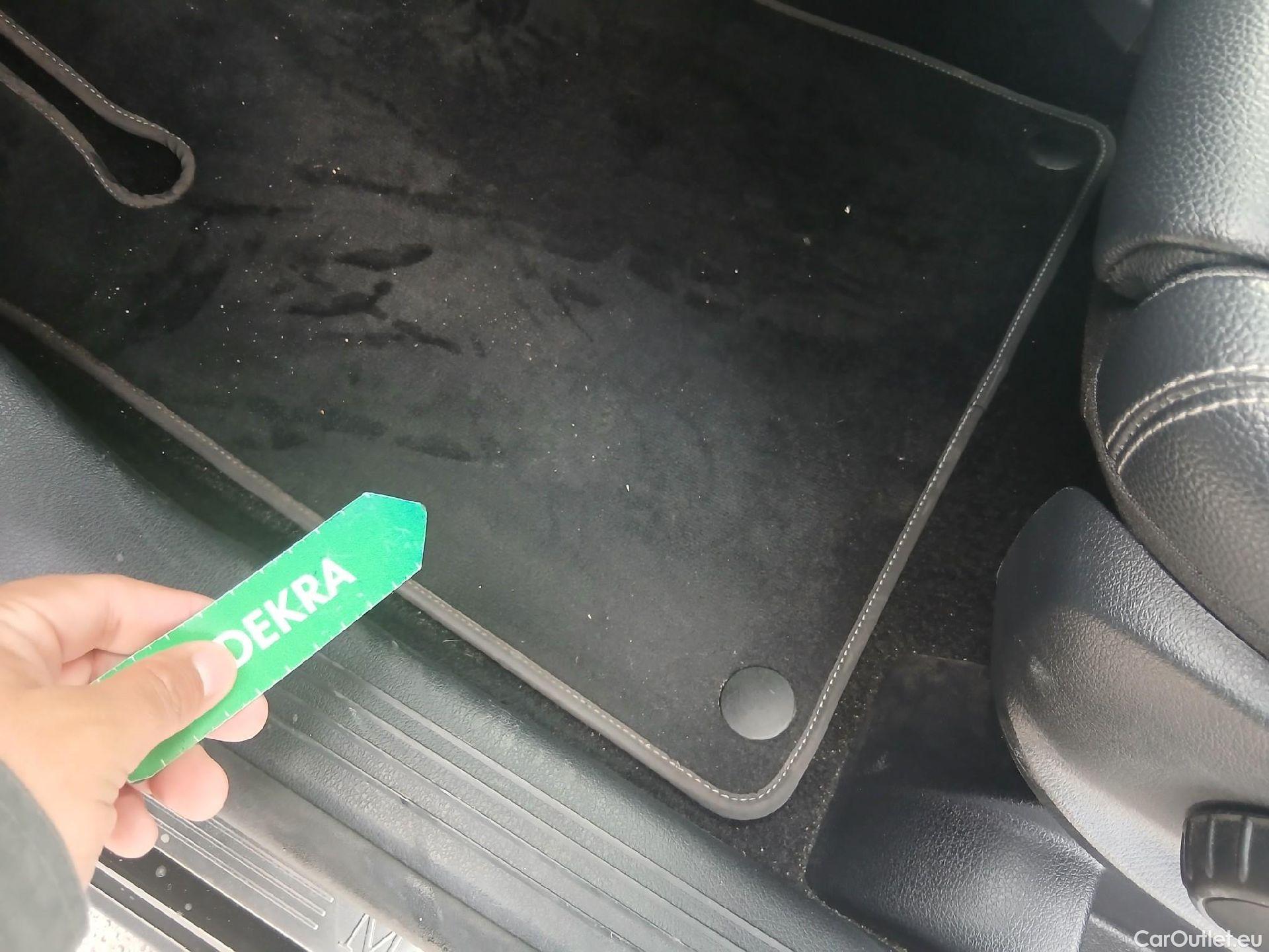  Mercedes  GLA MERCEDES-BENZ  / 2020 / 5P / todoterreno  200 D #4