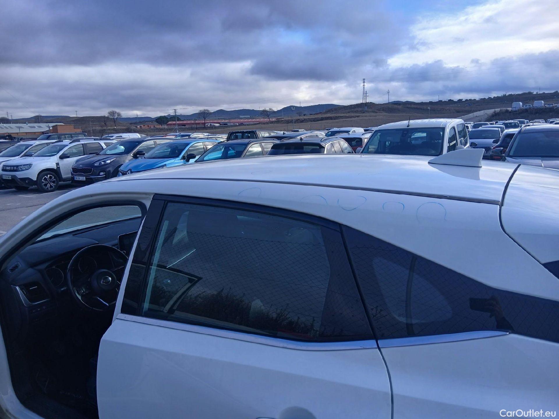  Nissan  Qashqai NISSAN  / 2021 / 5P / todoterreno DIG-T 103kW (140CV) mHEV 4x2 Acenta #77