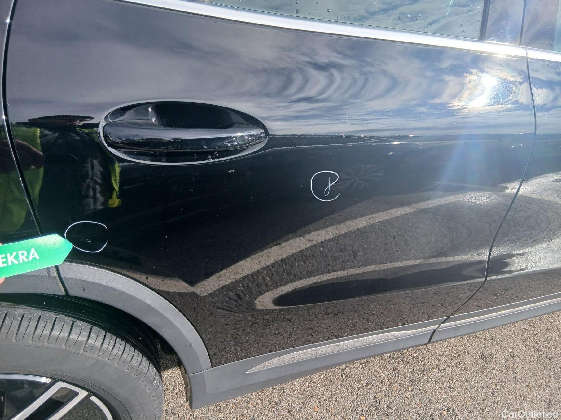  Mercedes  GLA MERCEDES-BENZ  / 2020 / 5P / todoterreno  200 D #21