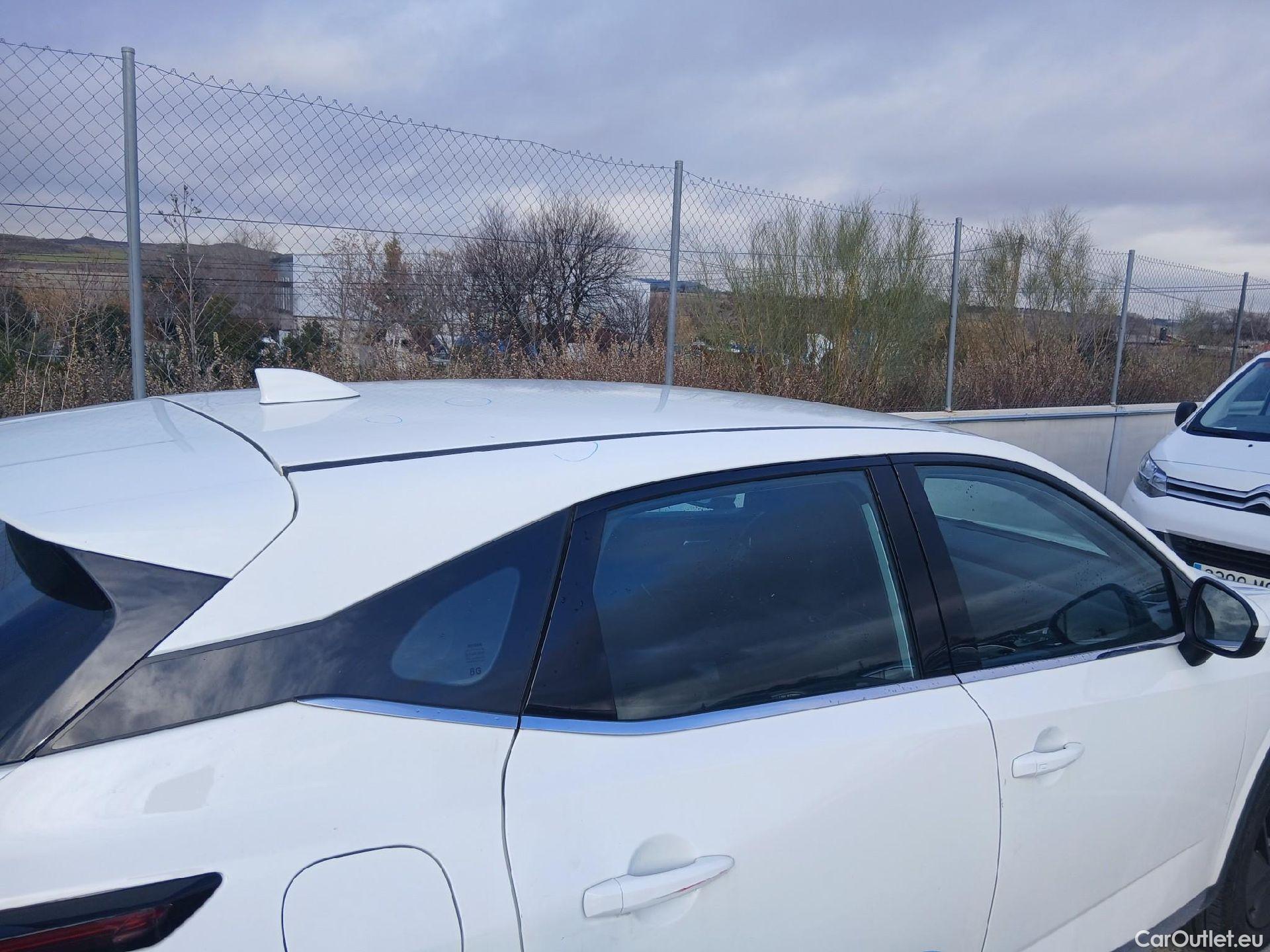  Nissan  Qashqai NISSAN  / 2021 / 5P / todoterreno DIG-T 103kW (140CV) mHEV 4x2 Acenta #75