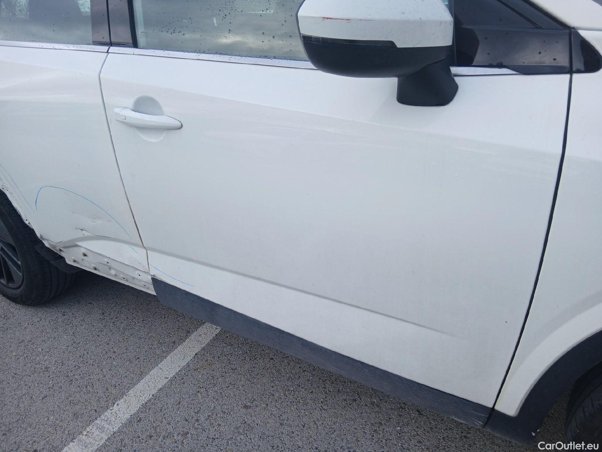  Nissan  Qashqai NISSAN  / 2021 / 5P / todoterreno DIG-T 103kW (140CV) mHEV 4x2 Acenta #40