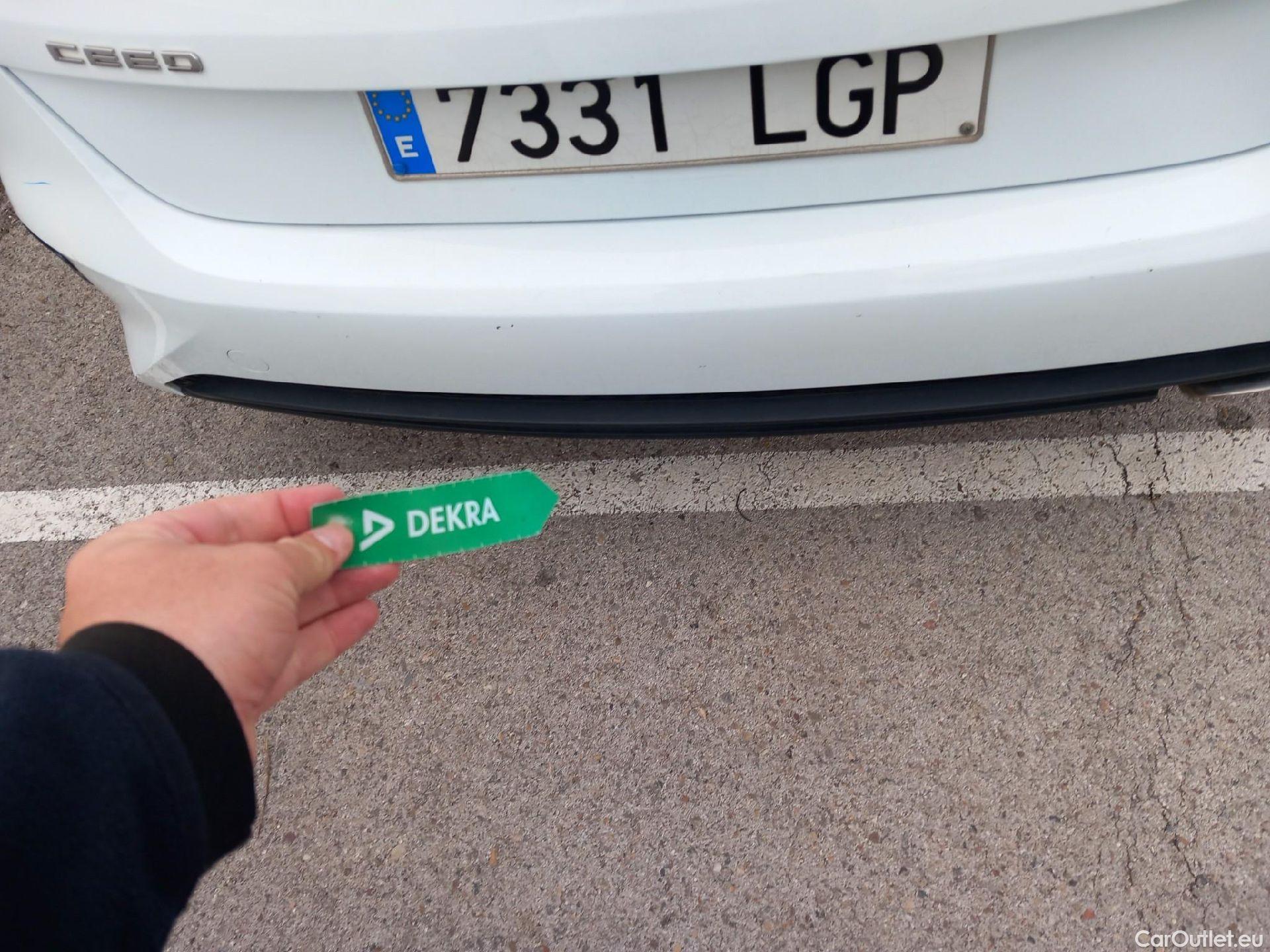  KIA  Cee'd KIA Ceed / 2018 / 5P / berlina con portón 1.6 CRDi 85kW (115CV) Business #36