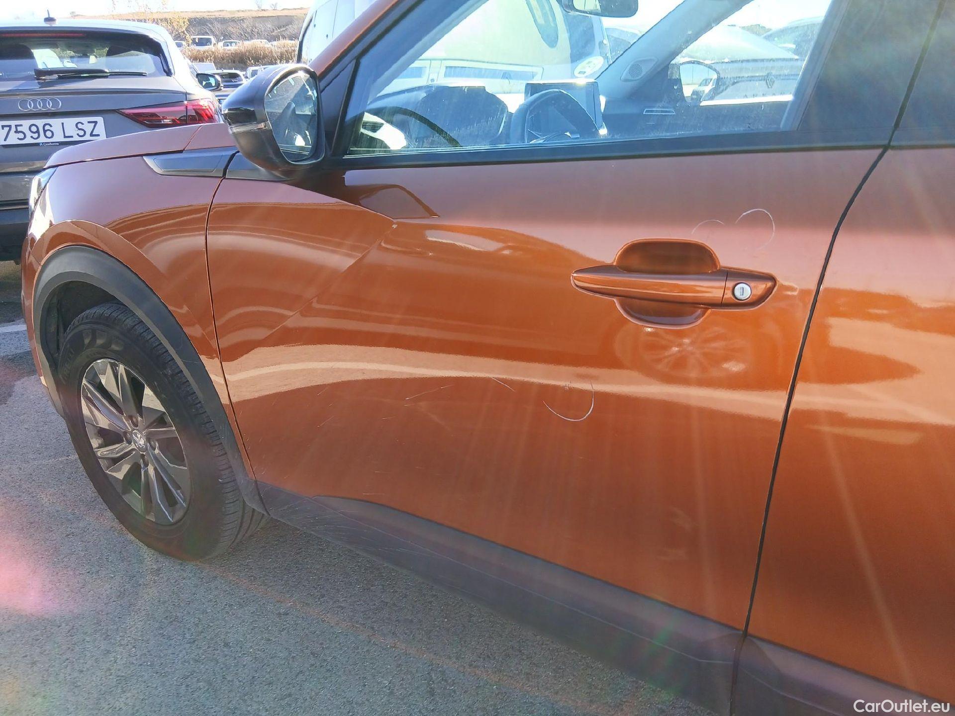  Peugeot  2008 PEUGEOT  / 2019 / 5P / todoterreno Active Pack BlueHDI 81kW (110CV) #15