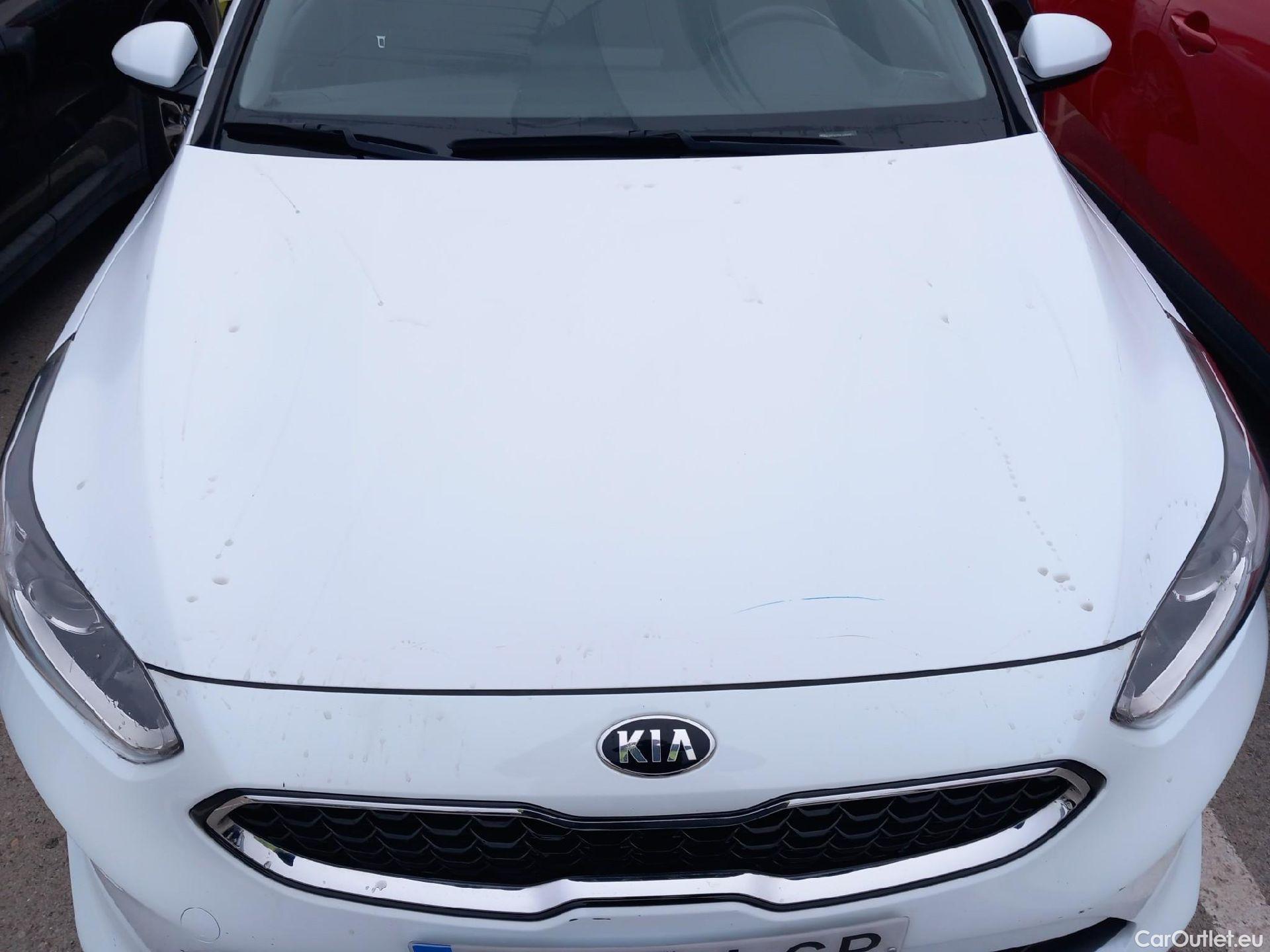  KIA  Cee'd KIA Ceed / 2018 / 5P / berlina con portón 1.6 CRDi 85kW (115CV) Business #3