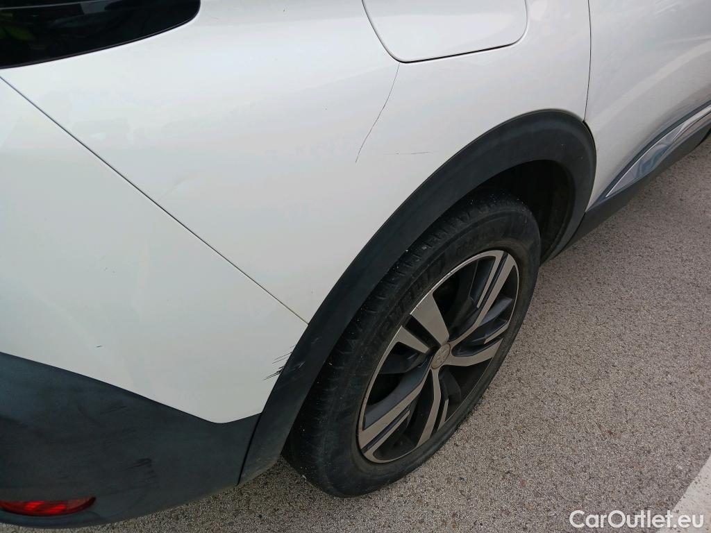  Peugeot  5008 PEUGEOT  / 2017 / 5P / todoterreno Allure BlueHDi 96kW (130CV) S&S EAT8 (CX) #32