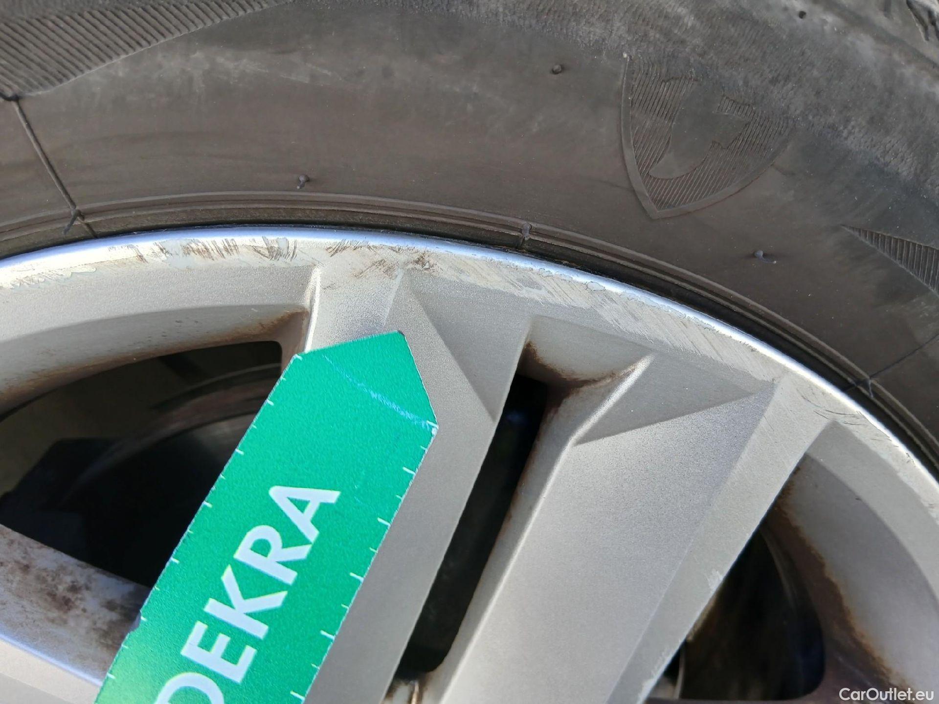  Renault  Clio RENAULT  / 2019 / 5P / berlina con portón Equilibre Blue dCi 74kW (100CV) #5