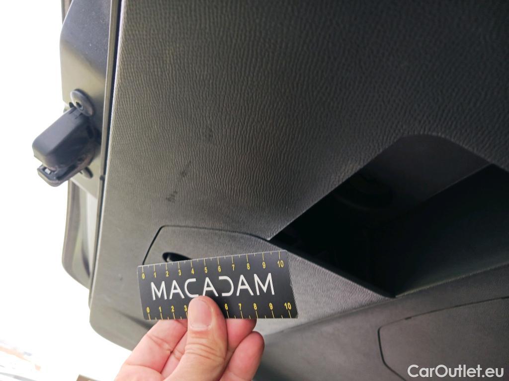  Peugeot  5008 PEUGEOT  / 2017 / 5P / todoterreno Allure BlueHDi 96kW (130CV) S&S EAT8 (CX) #22