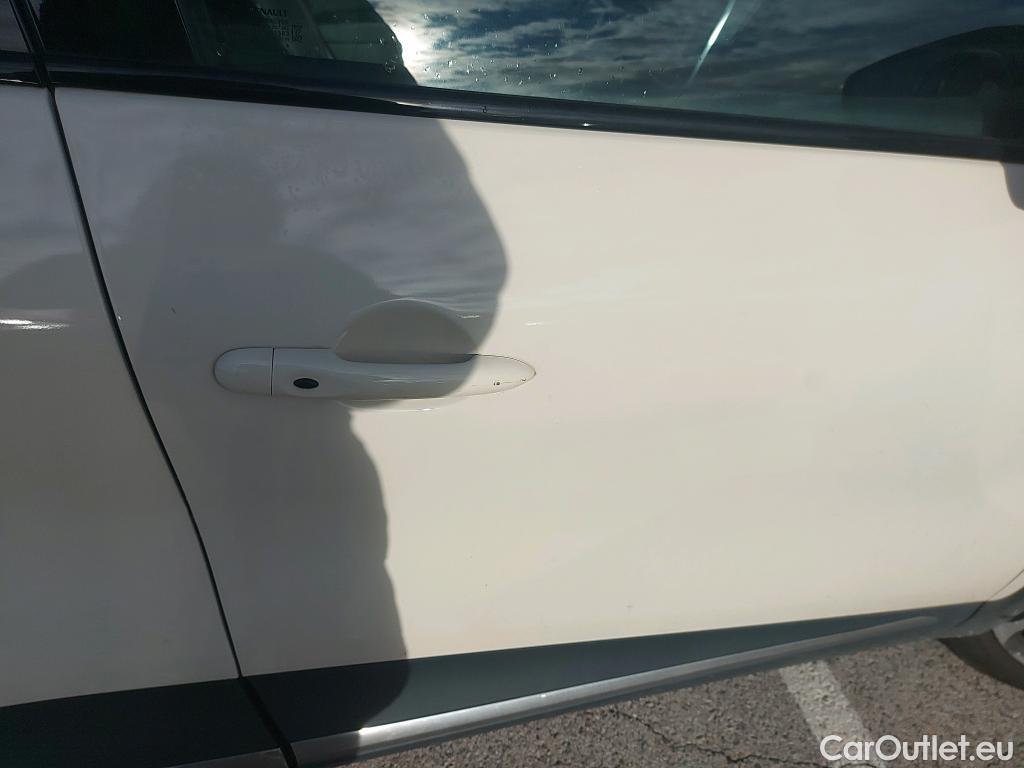  Renault  Captur RENAULT  / 2017 / 5P / crossover Zen TCe 66kW (90CV) -18 (CX) #21