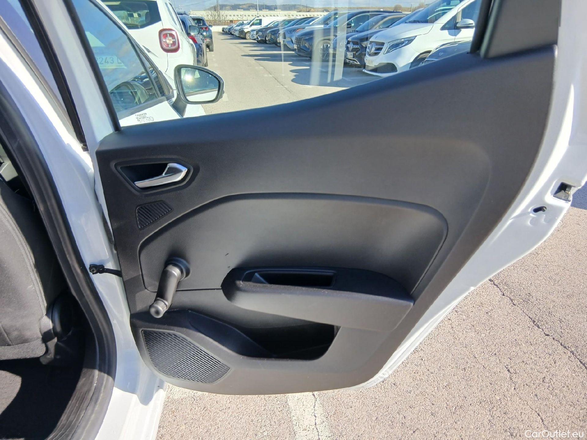  Renault  Clio RENAULT  / 2019 / 5P / berlina con portón Equilibre Blue dCi 74kW (100CV) #40