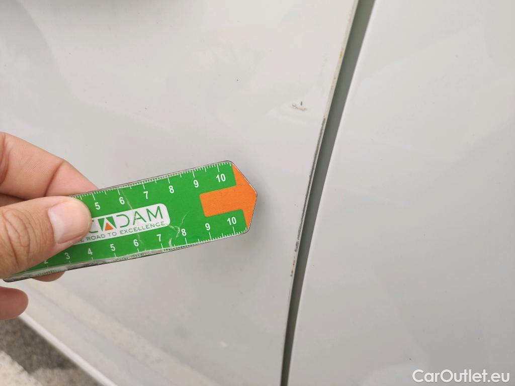  Peugeot  308 PEUGEOT  / 2021 / 5P / familiar SW Allure BlueHDi 130 S&S MAN #14