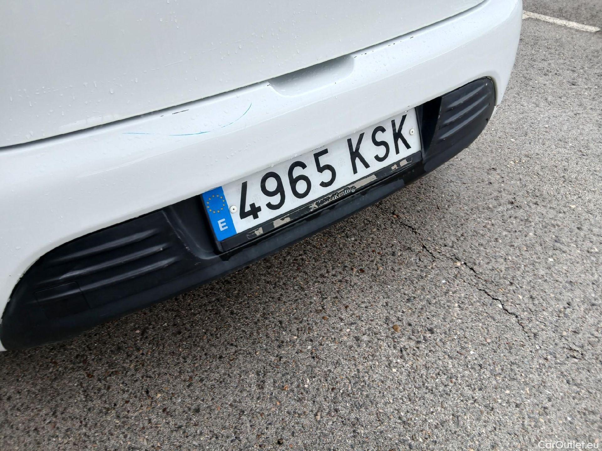  Renault  Clio RENAULT  / 2016 / 5P / berlina con portón Business Energy dCi 66kW (90CV) #15