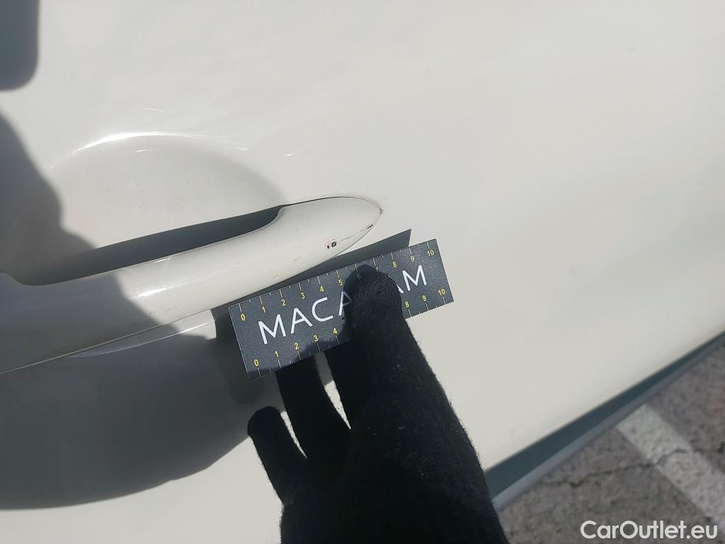  Renault  Captur RENAULT  / 2017 / 5P / crossover Zen TCe 66kW (90CV) -18 (CX) #22