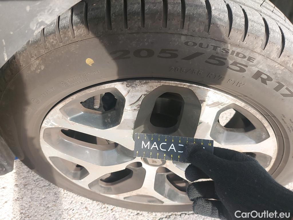  Renault  Captur RENAULT  / 2017 / 5P / crossover Zen TCe 66kW (90CV) -18 (CX) #5