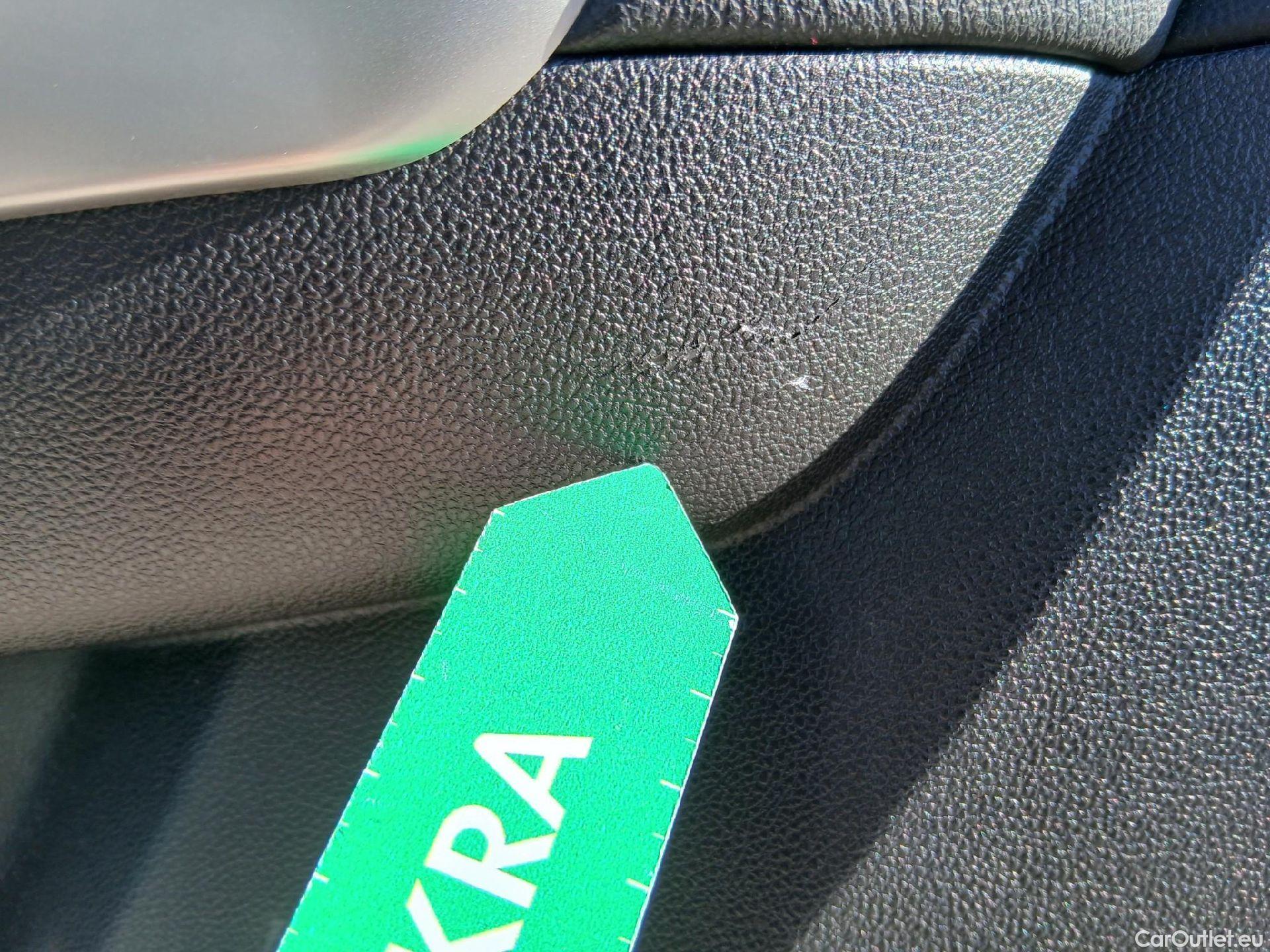  Renault  Kadjar RENAULT  / 2019 / 5P / crossover Zen Blue dCi 85kW (115CV) #37