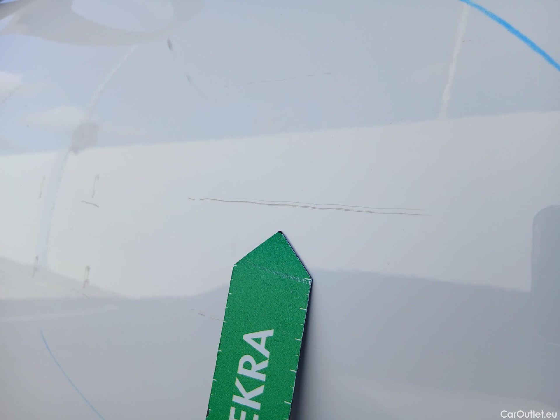  Renault  Clio RENAULT  / 2019 / 5P / berlina con portón Equilibre Blue dCi 74kW (100CV) #12