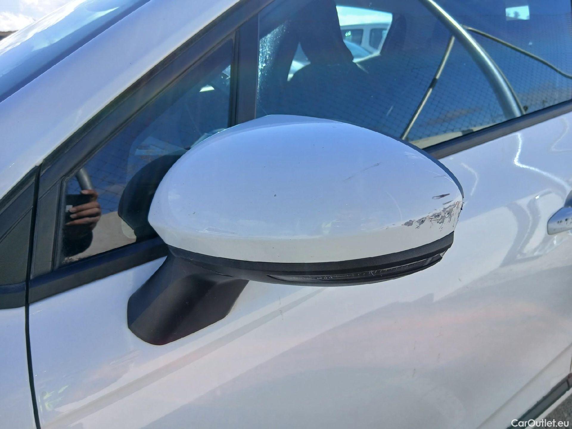  Renault  Clio RENAULT  / 2019 / 5P / berlina con portón Equilibre Blue dCi 74kW (100CV) #6