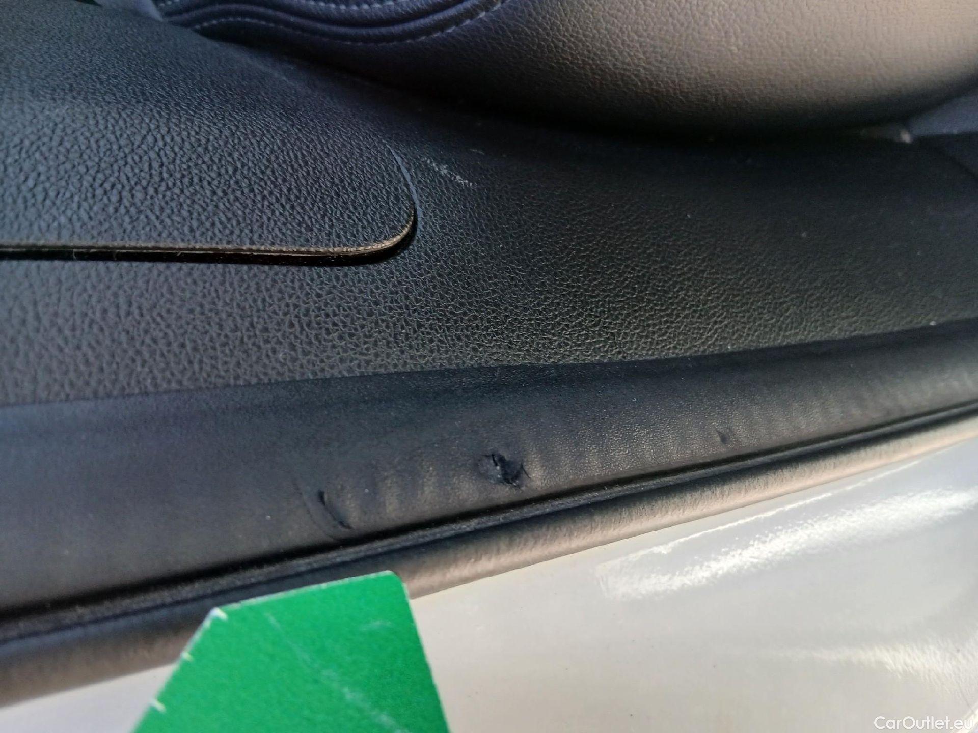  Renault  Kadjar RENAULT  / 2019 / 5P / crossover Zen Blue dCi 85kW (115CV) #35