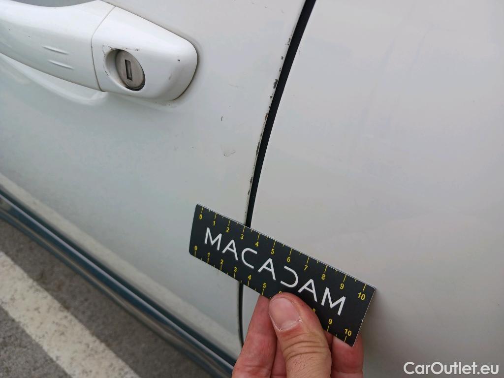  Peugeot  5008 PEUGEOT  / 2017 / 5P / todoterreno Allure BlueHDi 96kW (130CV) S&S EAT8 (CX) #10