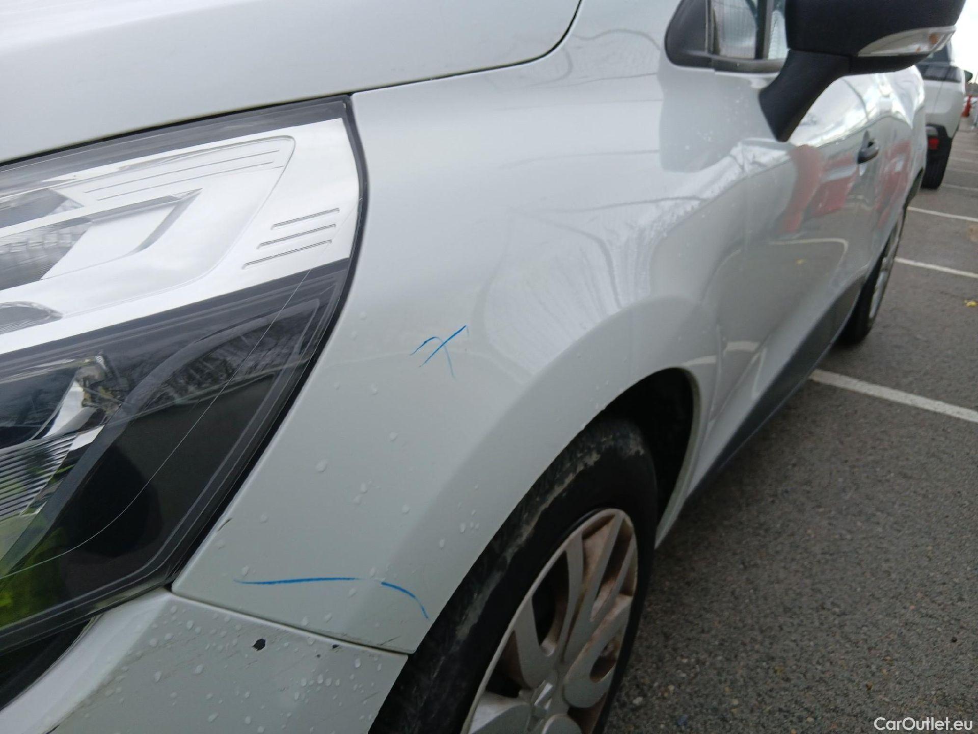  Renault  Clio RENAULT  / 2016 / 5P / berlina con portón Business Energy dCi 66kW (90CV) #8