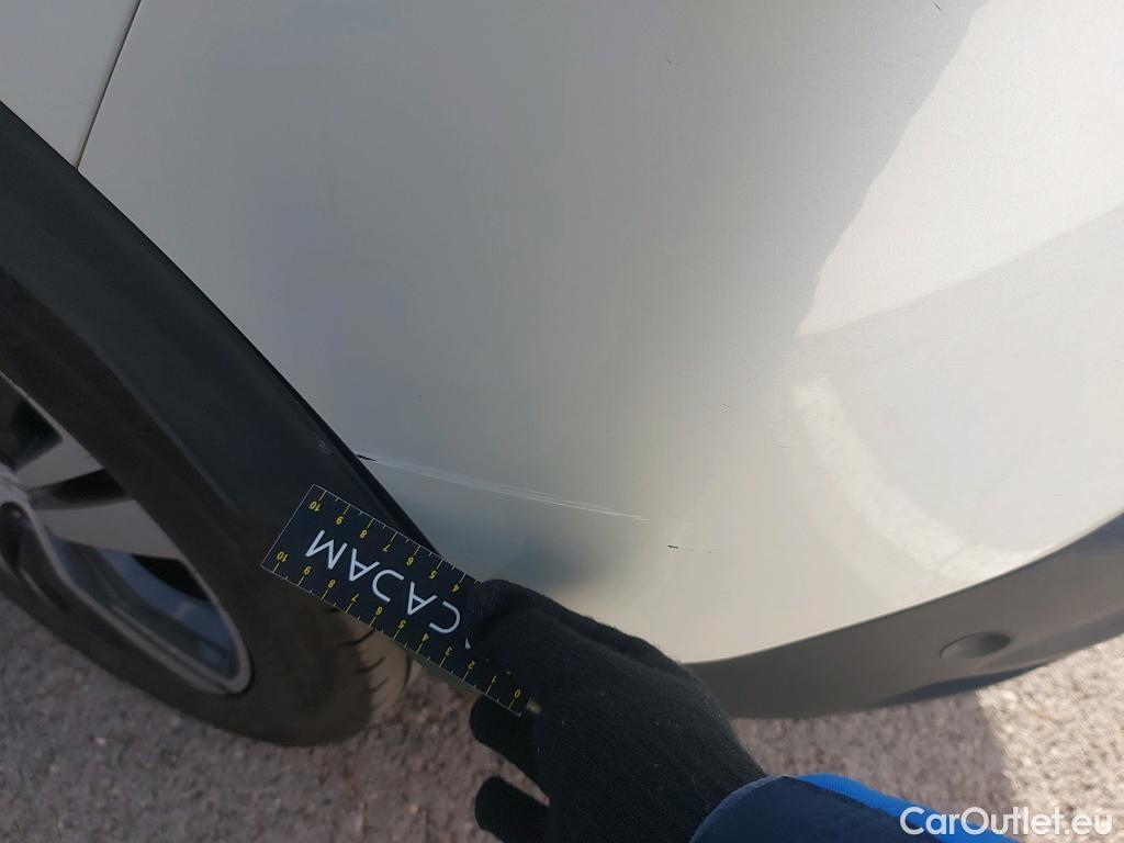  Peugeot  3008 PEUGEOT  Hybrid / 2020 / 5P / todoterreno 225 e-EAT8 Allure #25