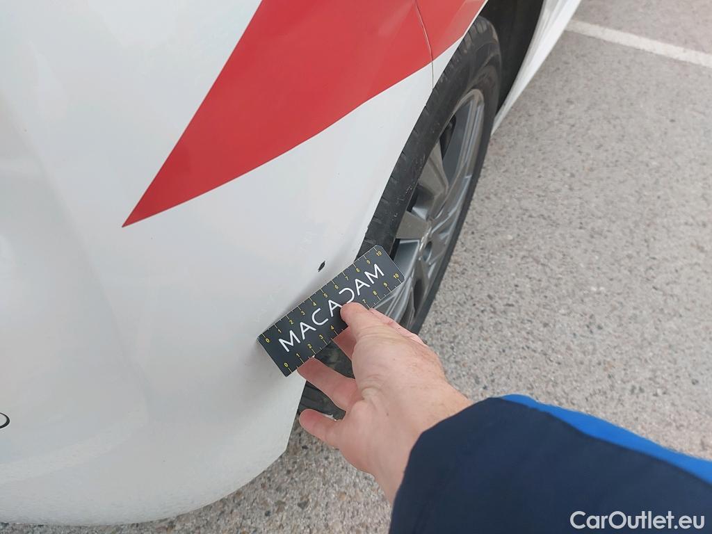  Peugeot  208 PEUGEOT  / 2019 / 5P / berlina con portón BlueHDi 73kW (100CV) Active Pack (AC) #11