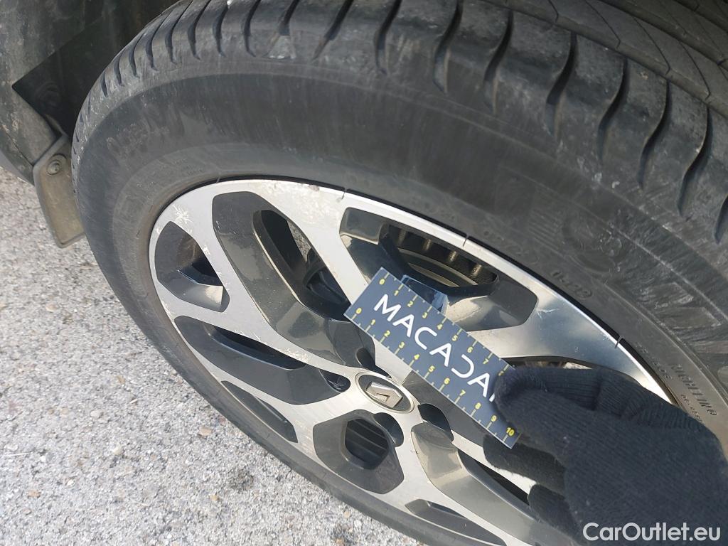  Renault  Captur RENAULT  / 2017 / 5P / crossover Zen TCe 66kW (90CV) -18 (CX) #2