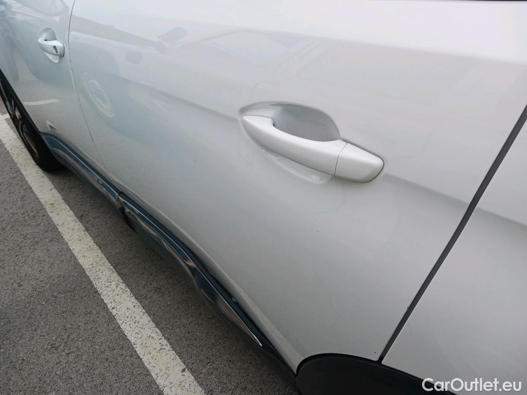  Peugeot  5008 PEUGEOT  / 2017 / 5P / todoterreno Allure BlueHDi 96kW (130CV) S&S EAT8 (CX) #38