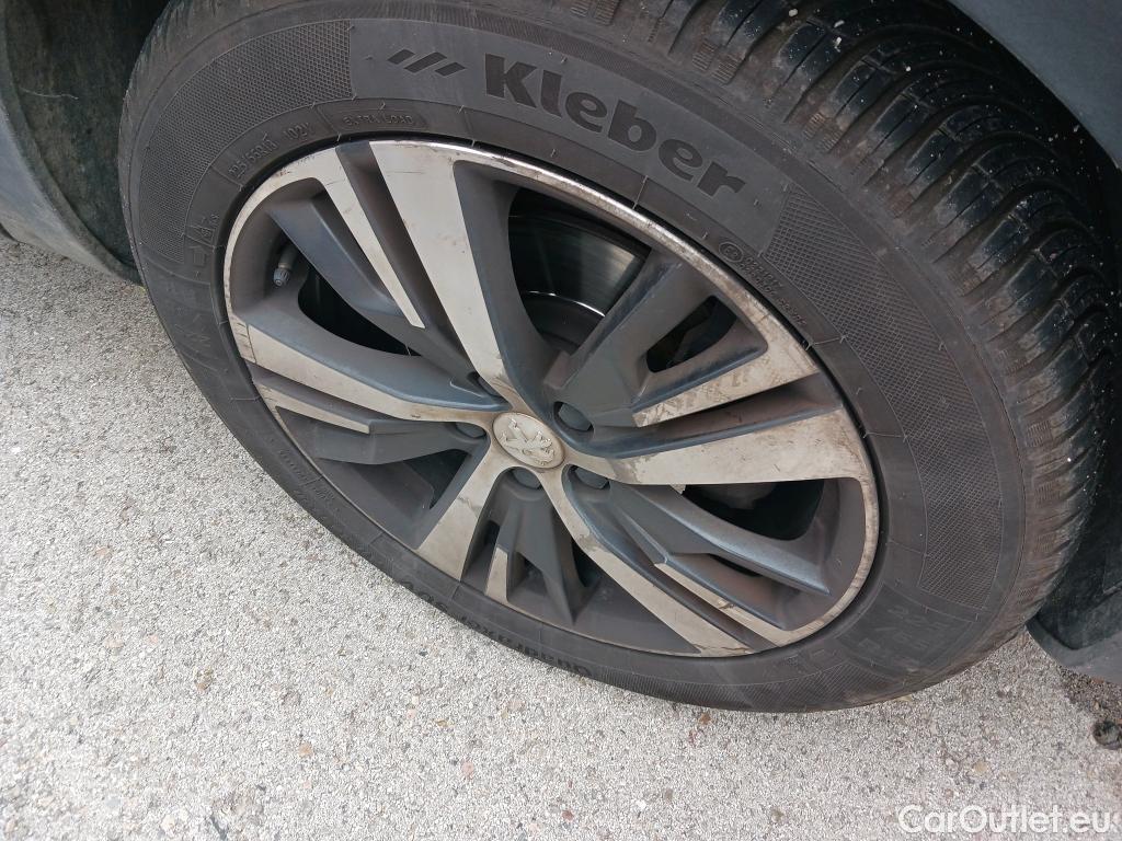  Peugeot  5008 PEUGEOT  / 2017 / 5P / todoterreno Allure BlueHDi 96kW (130CV) S&S EAT8 (CX) #5