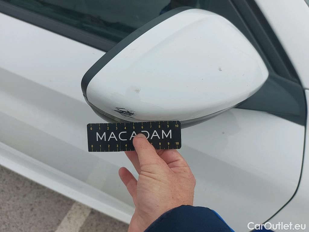  Peugeot  208 PEUGEOT  / 2019 / 5P / berlina con portón BlueHDi 73kW (100CV) Active Pack (AC) #14