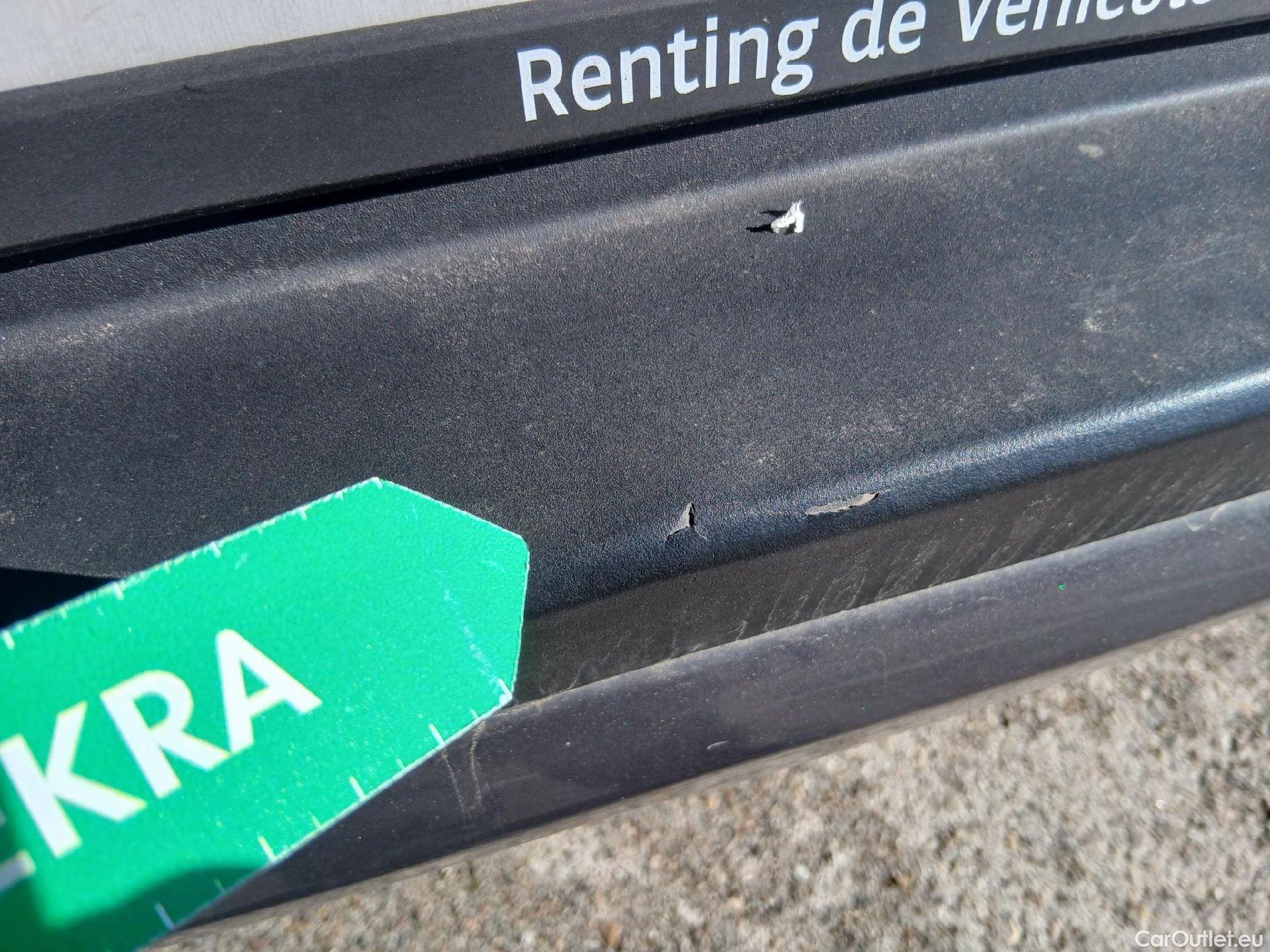  Renault  Kadjar RENAULT  / 2019 / 5P / crossover Zen Blue dCi 85kW (115CV) #17