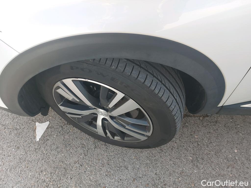  Peugeot  3008 PEUGEOT  Hybrid / 2020 / 5P / todoterreno 225 e-EAT8 Allure #10