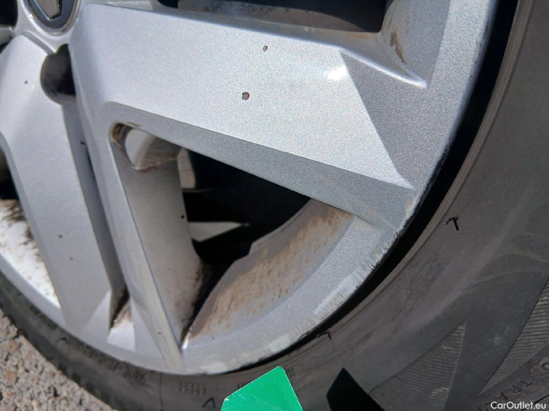  Renault  Clio RENAULT  / 2019 / 5P / berlina con portón Equilibre Blue dCi 74kW (100CV) #37