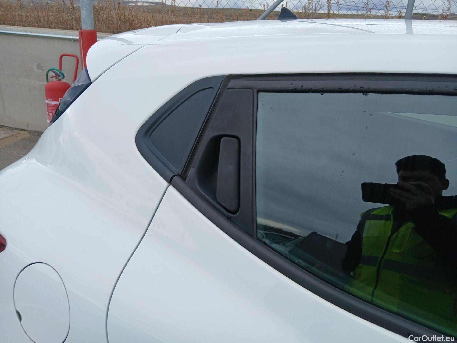  Renault  Clio RENAULT  / 2016 / 5P / berlina con portón Business Energy dCi 66kW (90CV) #21