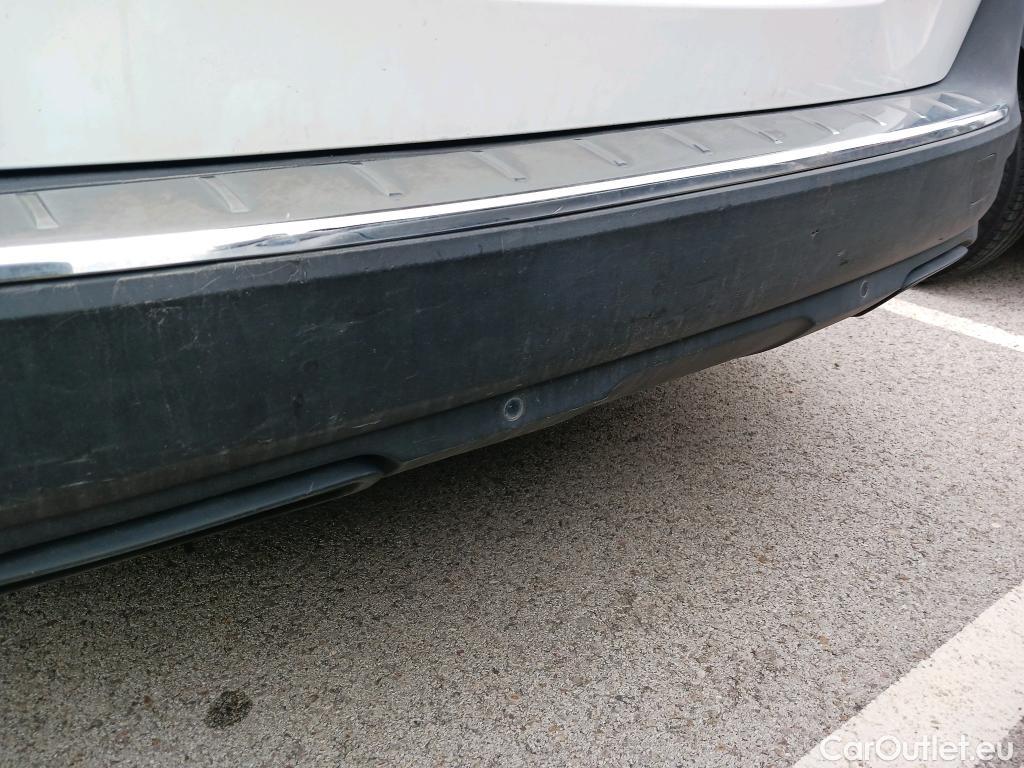  Peugeot  5008 PEUGEOT  / 2017 / 5P / todoterreno Allure BlueHDi 96kW (130CV) S&S EAT8 (CX) #30