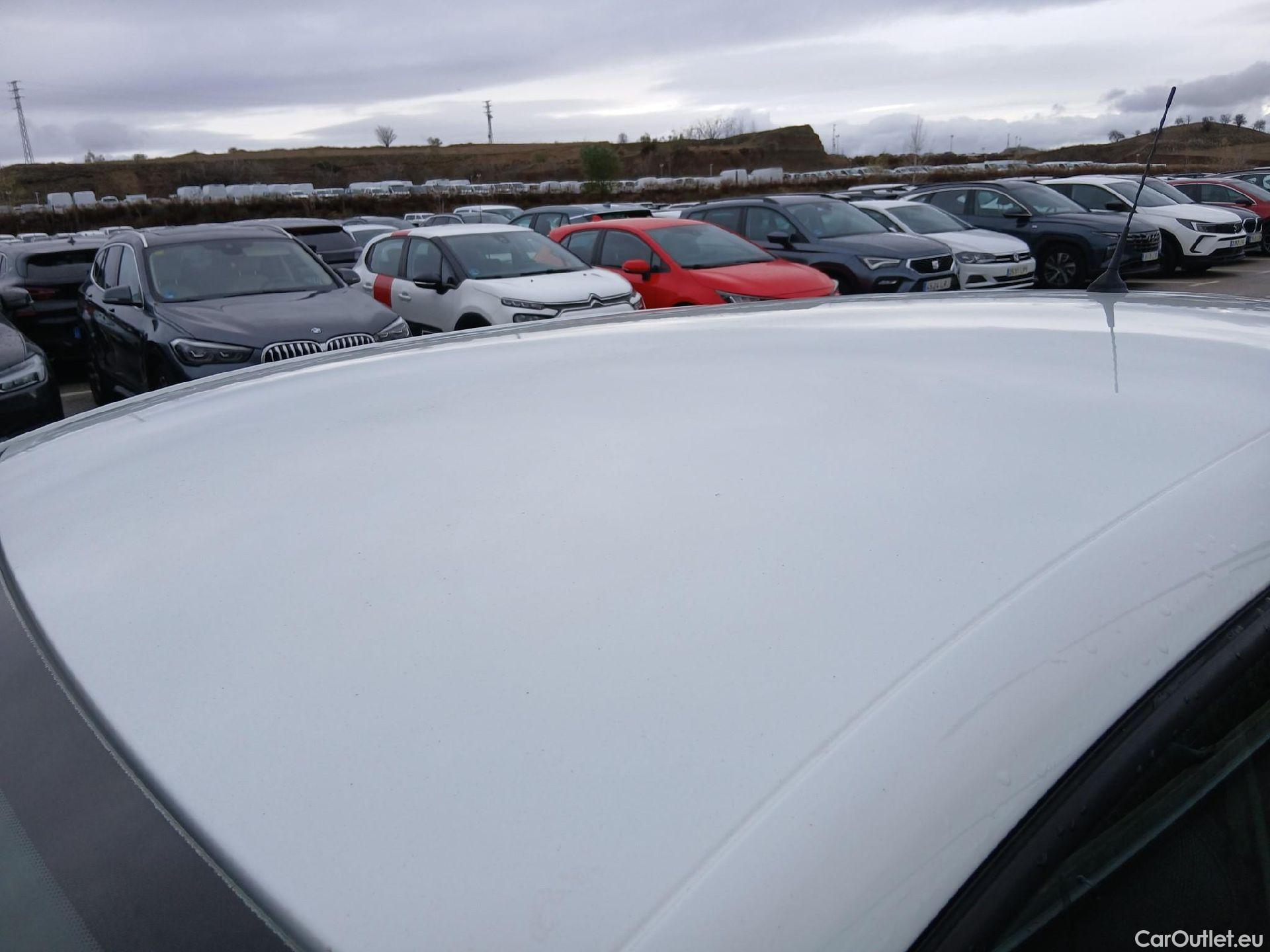  Renault  Clio RENAULT  / 2016 / 5P / berlina con portón Business Energy dCi 66kW (90CV) #22