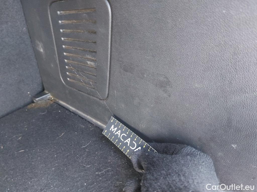  Renault  Captur RENAULT  / 2017 / 5P / crossover Zen TCe 66kW (90CV) -18 (CX) #14