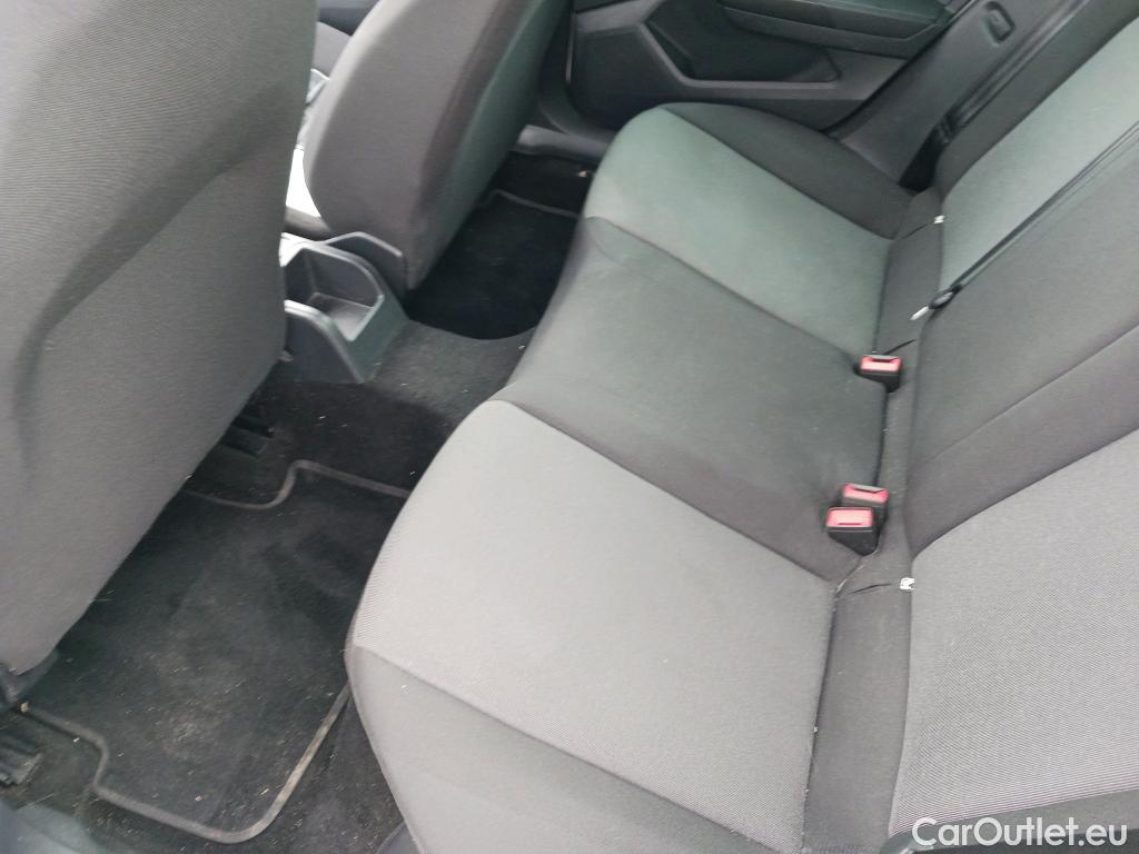  Seat  Ibiza SEAT  / 2017 / 5P / berlina con portón 1.0 MPI 59kW (80CV) Reference Plus(SP) #3