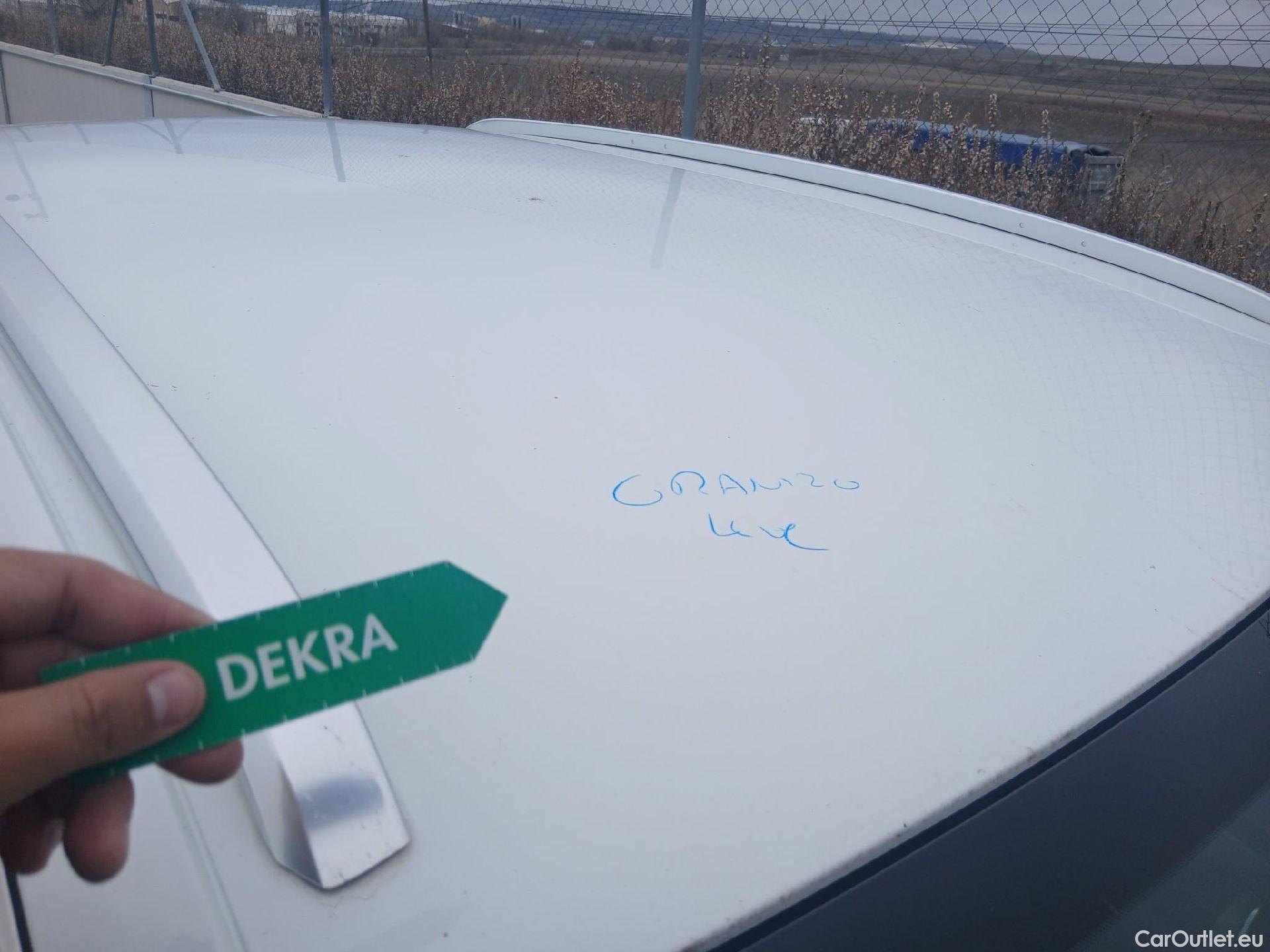  Peugeot  3008 PEUGEOT  / 2016 / 5P / todoterreno 1.5 BlueHDi 96kW (130CV) S&S Style #30