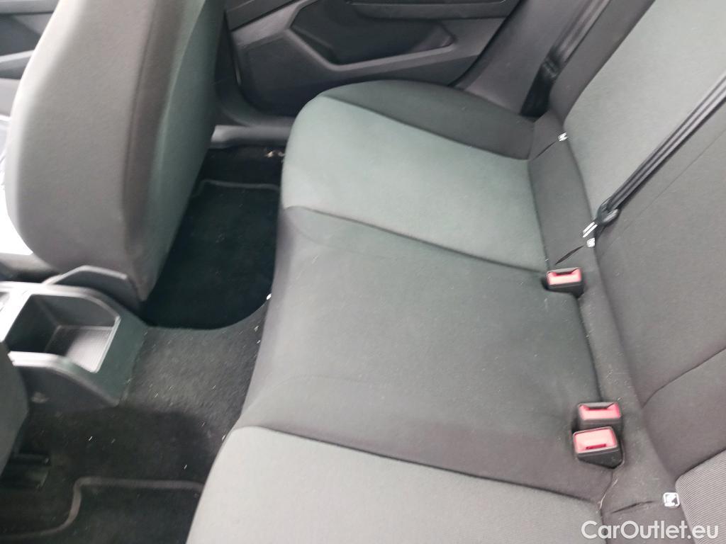  Seat  Ibiza SEAT  / 2017 / 5P / berlina con portón 1.0 MPI 59kW (80CV) Reference Plus(SP) #4