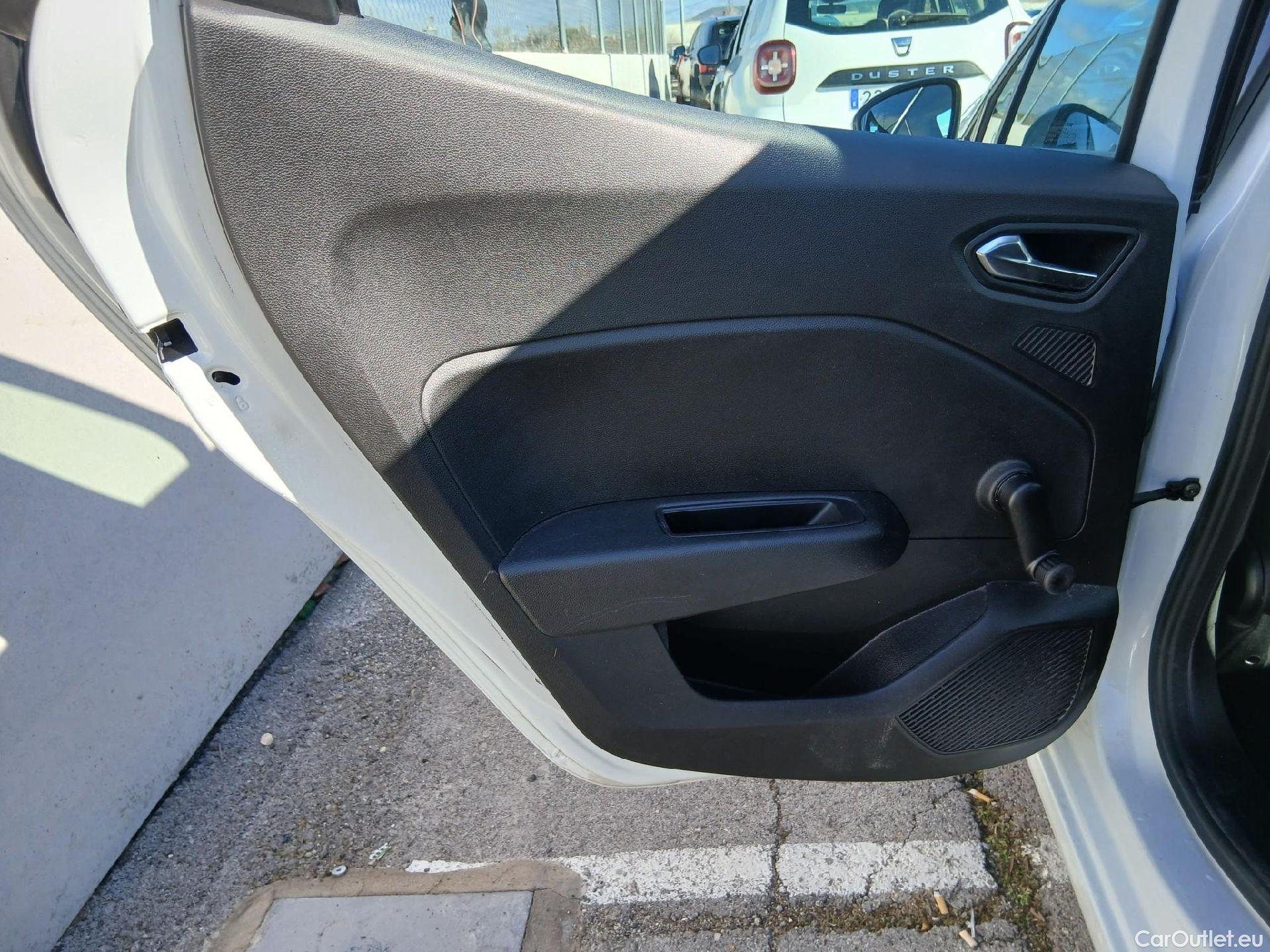  Renault  Clio RENAULT  / 2019 / 5P / berlina con portón Equilibre Blue dCi 74kW (100CV) #43