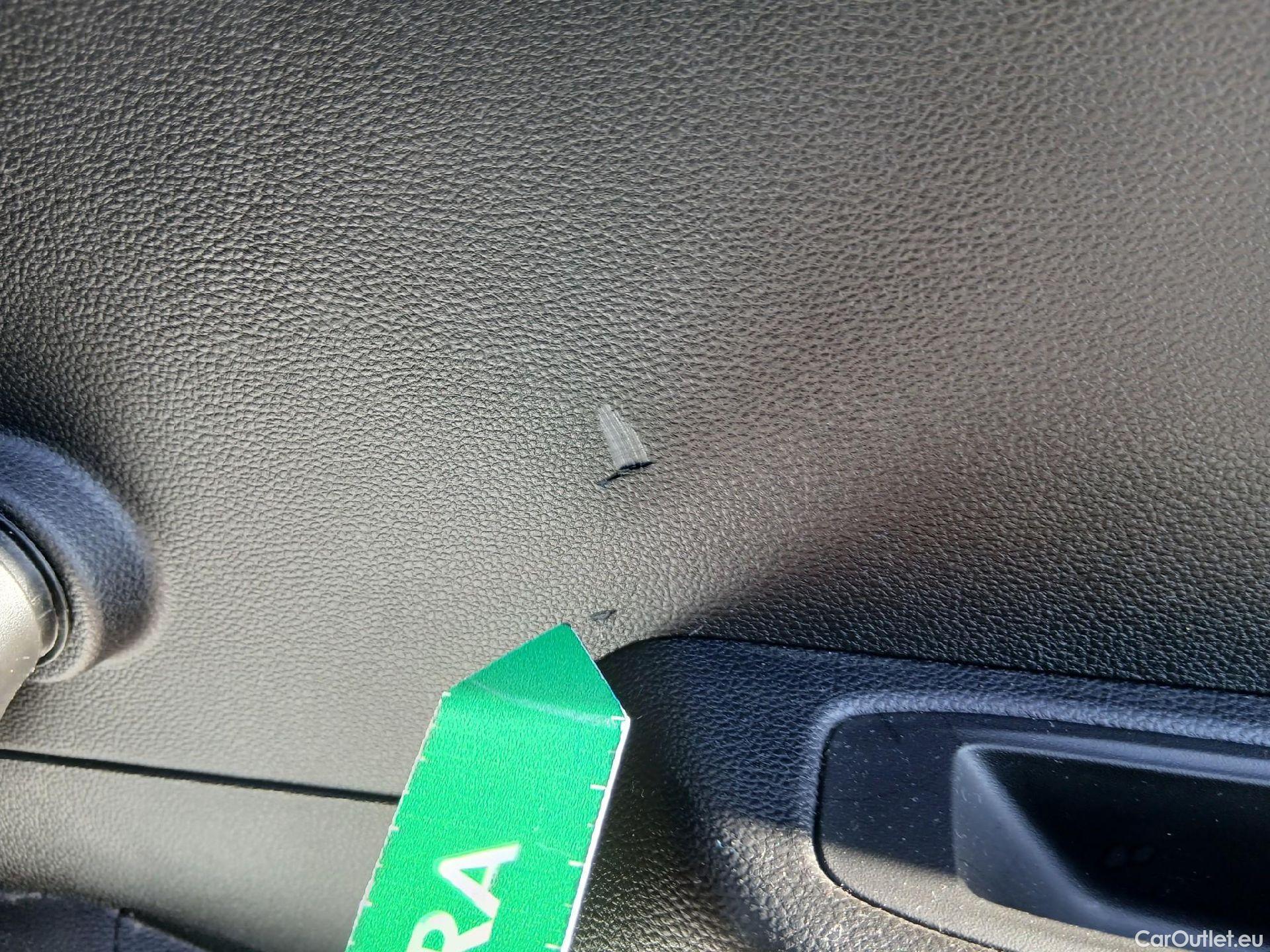  Renault  Clio RENAULT  / 2019 / 5P / berlina con portón Equilibre Blue dCi 74kW (100CV) #41