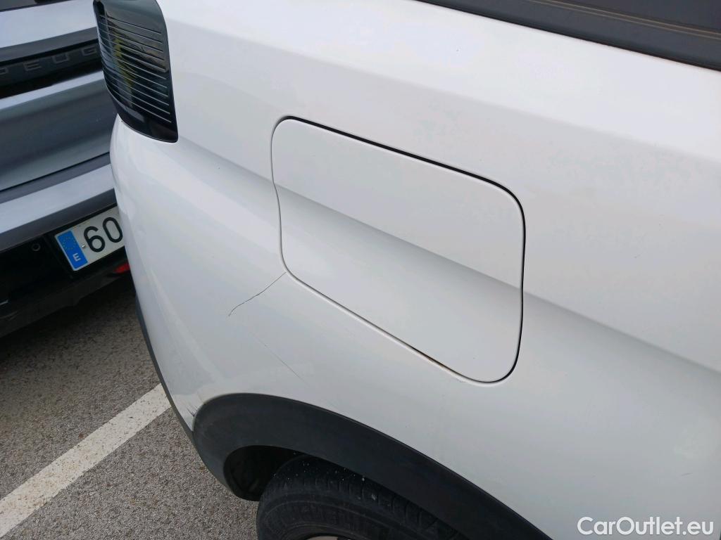  Peugeot  5008 PEUGEOT  / 2017 / 5P / todoterreno Allure BlueHDi 96kW (130CV) S&S EAT8 (CX) #15